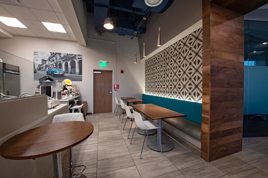 More Photos Of 135 W Central Blvd, Orlando Office For Lease