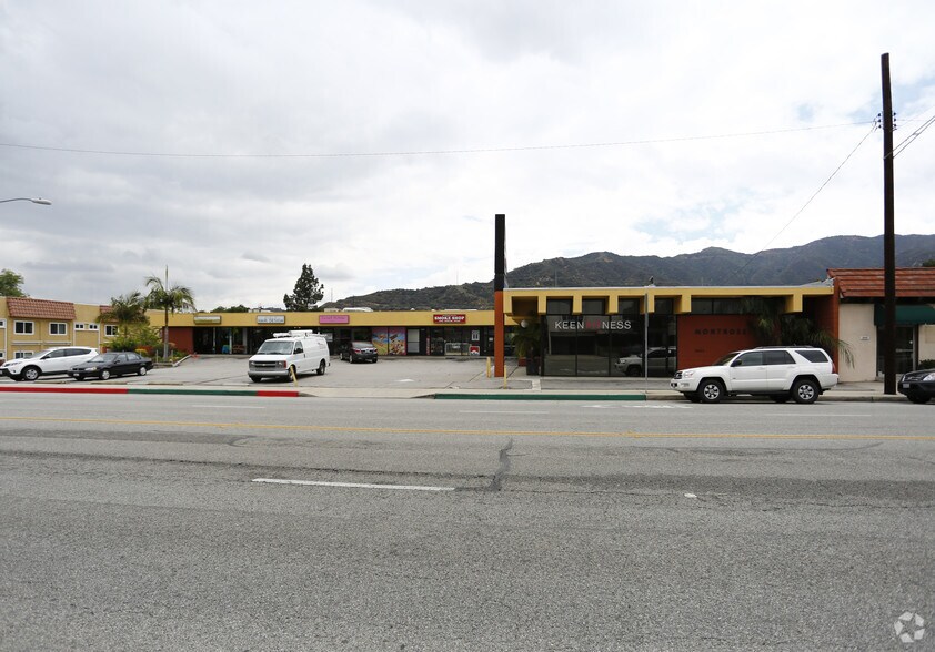 More Photos Of 2652-2662 Honolulu Ave, Montrose Freestanding For Lease