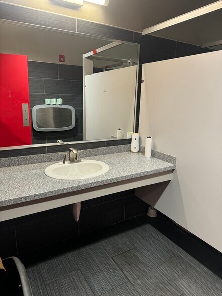 More Photos Of 3945 W Eau Gallie Blvd, Melbourne Storefront For Lease