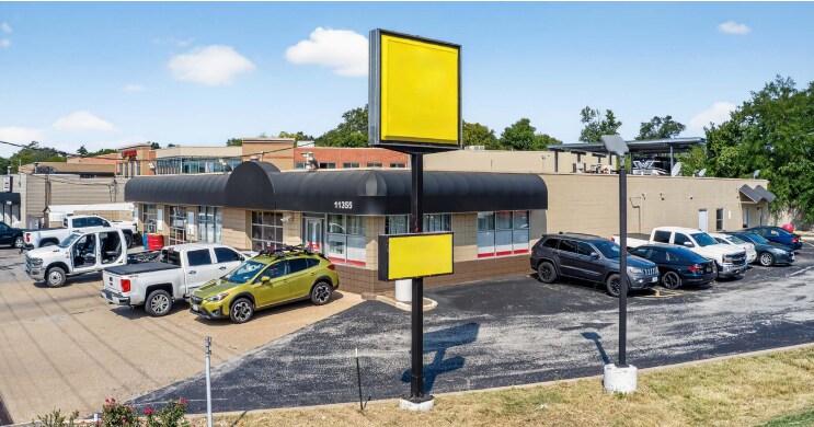 Primary Photo Of 11355 Gravois Rd, Saint Louis General Retail For Lease