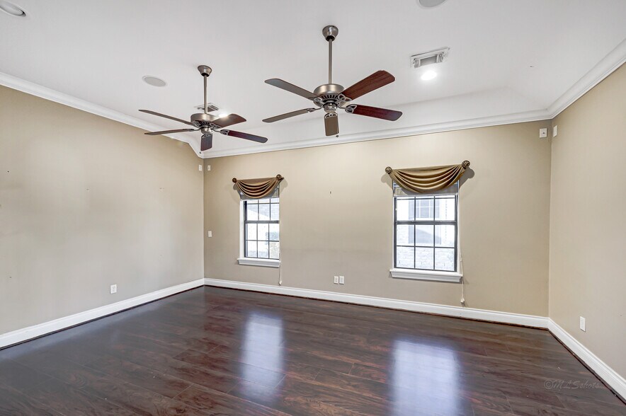 More Photos Of 607 Park Grove Dr, Katy Medical For Lease