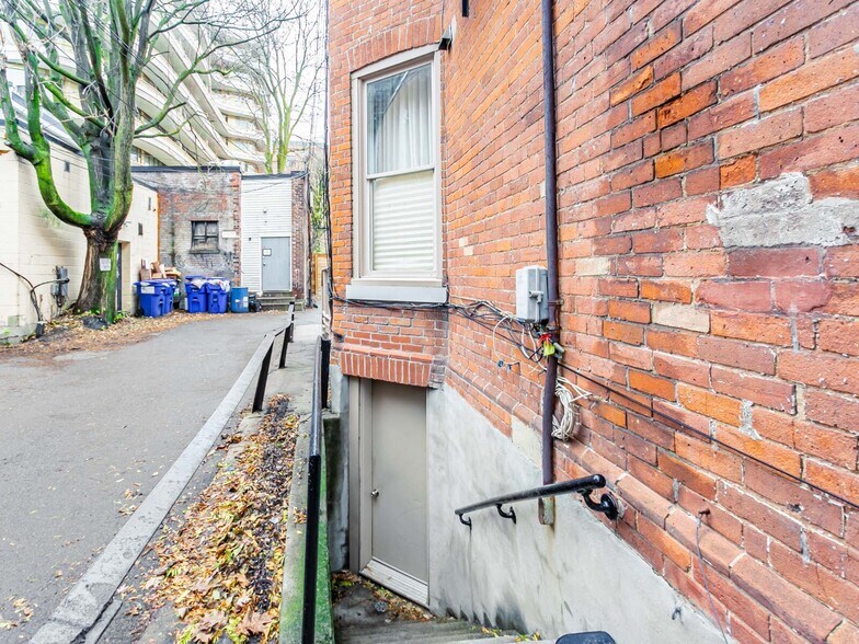 More Photos Of 24 Webster Av, Toronto Apartments For Sale