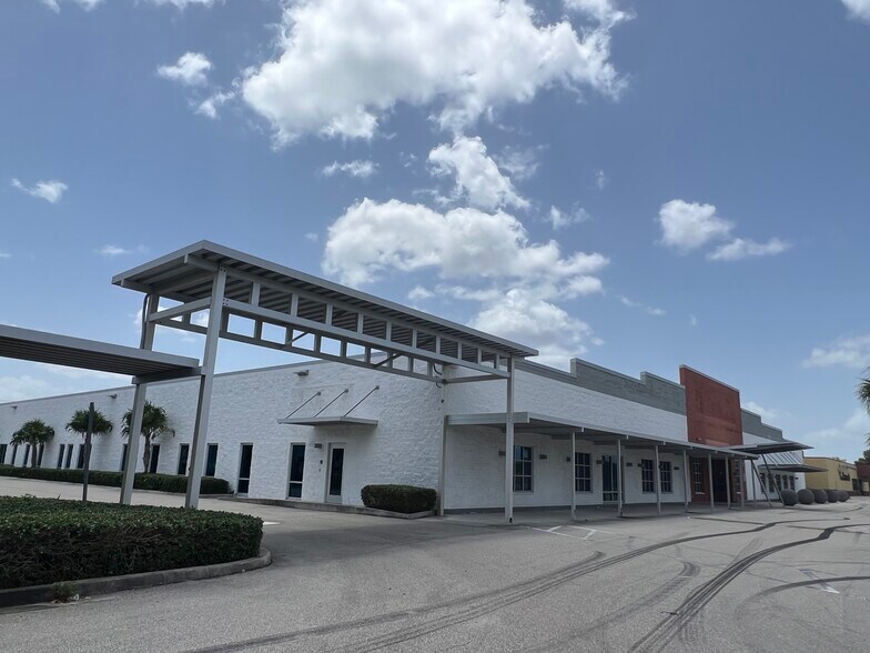 More Photos Of 2160 Colonial Blvd, Fort Myers Medical For Sale