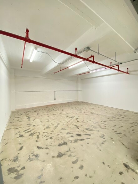More Photos Of 901 E 31st St, Los Angeles Manufacturing For Lease