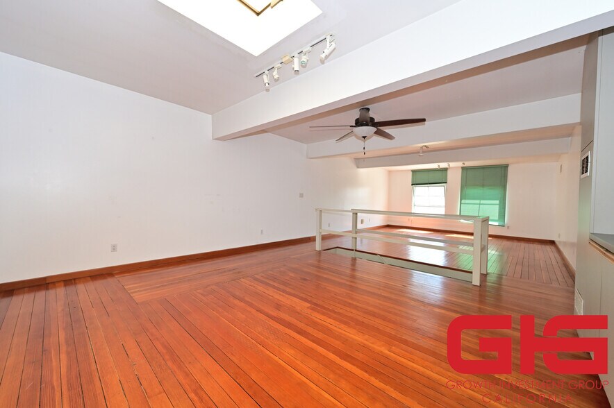 More Photos Of 88 N Hill Ave, Pasadena Storefront For Sale