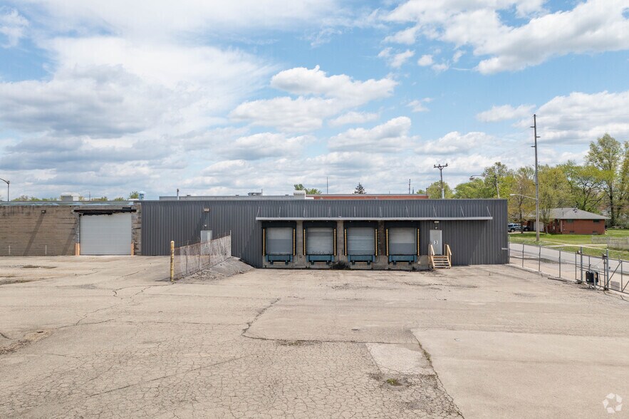 More Photos Of 1400 Front St, Warren Warehouse For Lease
