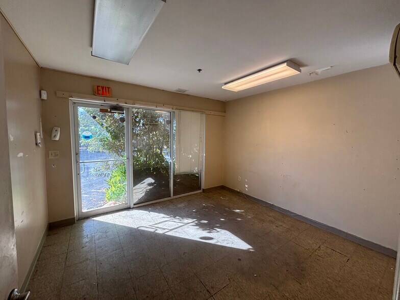 More Photos Of 19101 SW 108 Ave, Miami Industrial For Sale