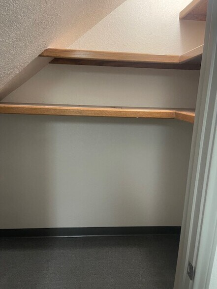 More Photos Of 1700 FM 517 Rd E, Dickinson Loft Creative Space For Lease