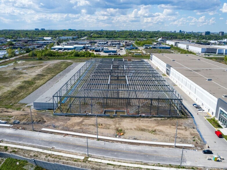 More Photos Of 795 Hazelhurst Rd, Mississauga Warehouse For Lease