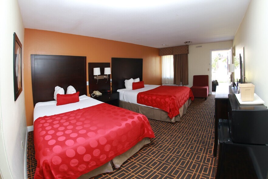 More Photos Of 324 E Shaw Ave, Fresno Hotel For Sale