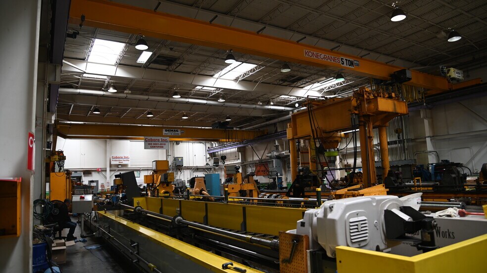 More Photos Of 1717 Brittmoore Rd, Houston Manufacturing For Lease