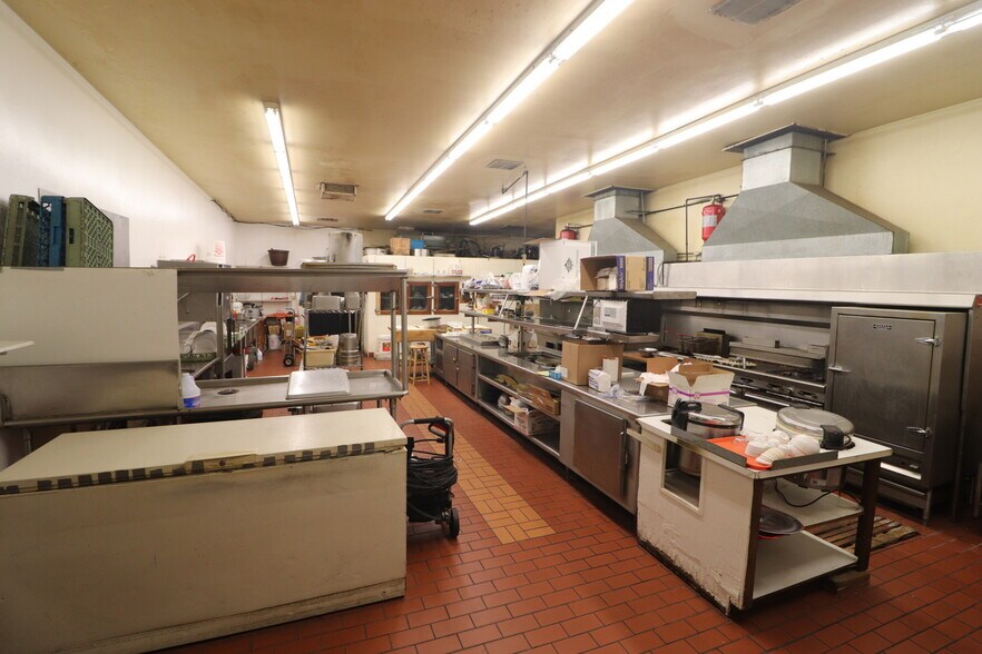 More Photos Of 2425 Oak St, Baker City Restaurant For Sale