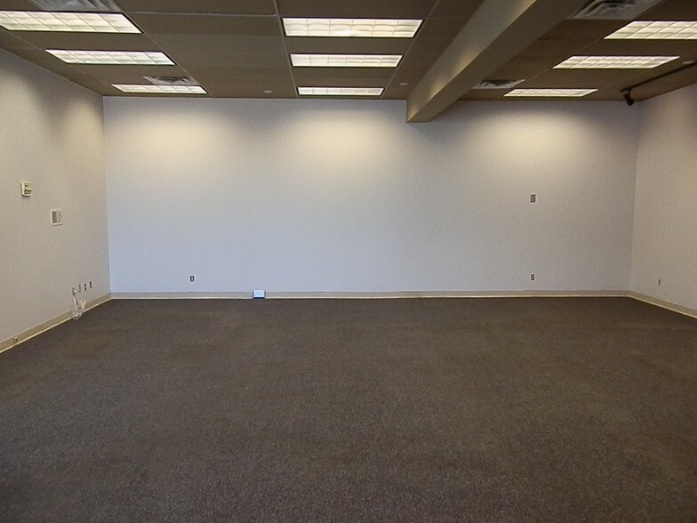 More Photos Of 4655-4657 Leavenworth St, Omaha Freestanding For Sale