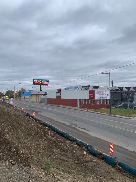 More Photos Of 6225 State Rd, Philadelphia Warehouse For Lease