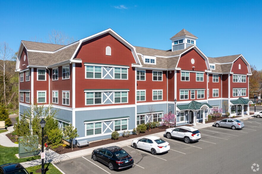 More Photos Of 800 Federal Rd, Brookfield Apartments For Lease