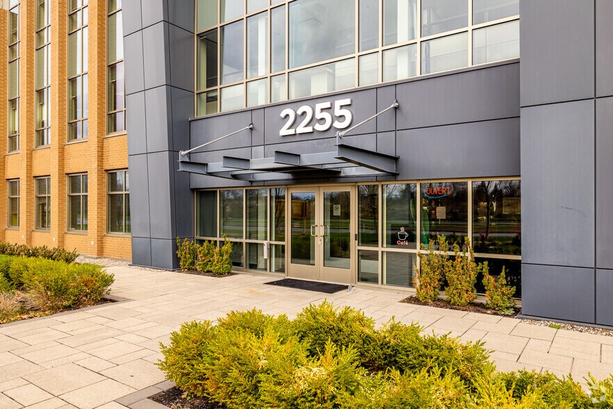 More Photos Of 2255 Boul Fernand-Lafontaine, Longueuil Office For Lease