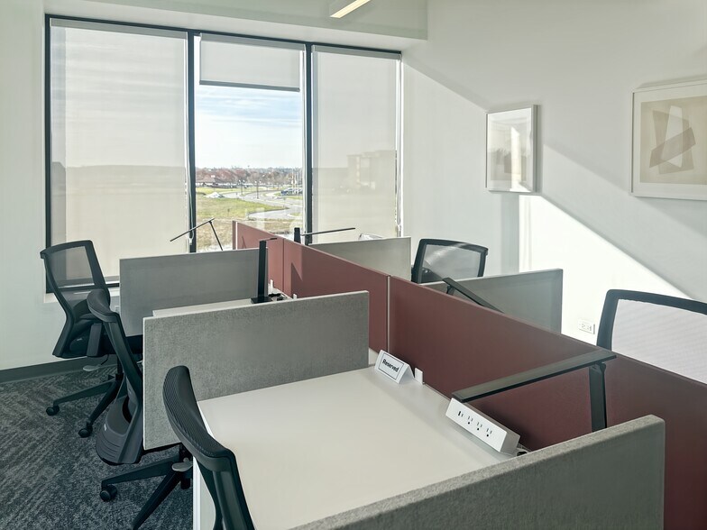 More Photos Of 9601 N Centennial Dr, Munster Coworking Space
