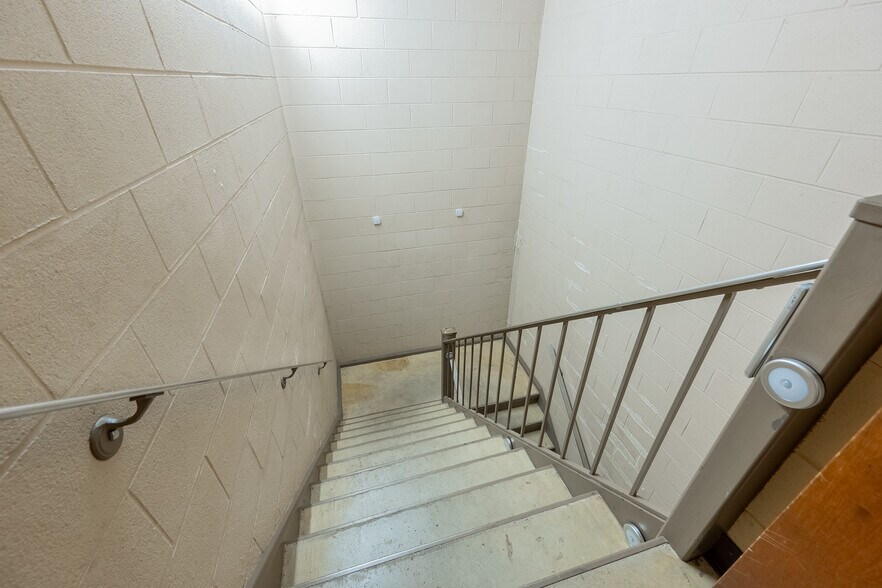 More Photos Of 65 E Main St, Pulaski Loft Creative Space For Sale