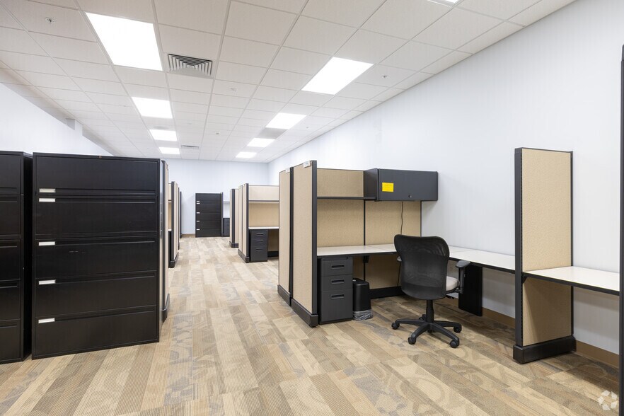 Photo of 1st Floor Ste 5 Cubicles