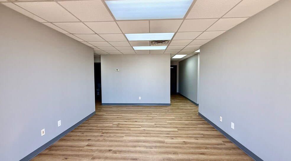 More Photos Of 1509 S County Road 1309, Midland Warehouse For Lease