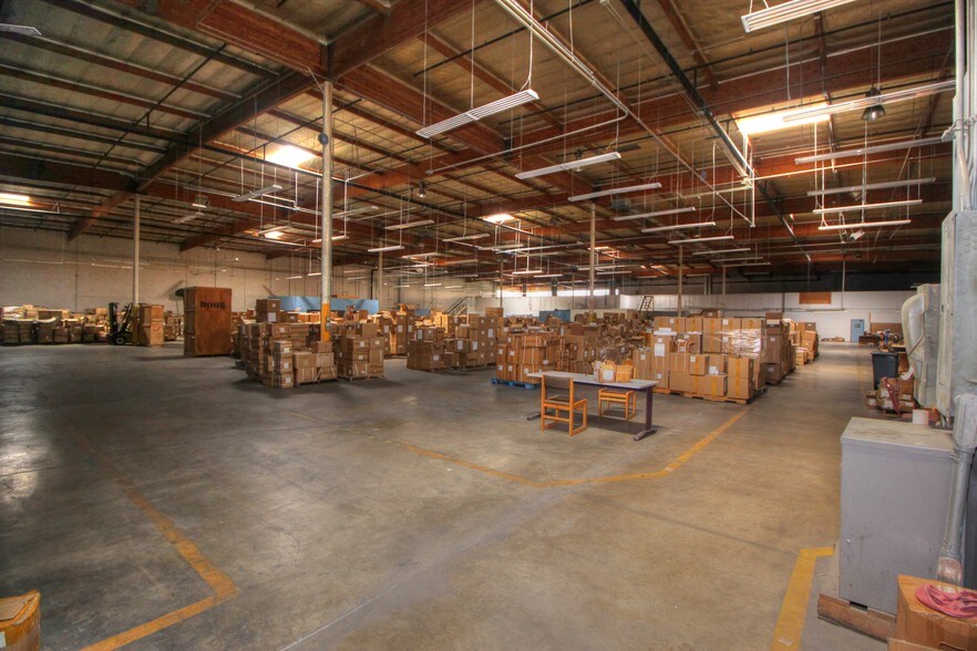 More Photos Of 601 S Dupont Ave, Ontario Warehouse For Sale