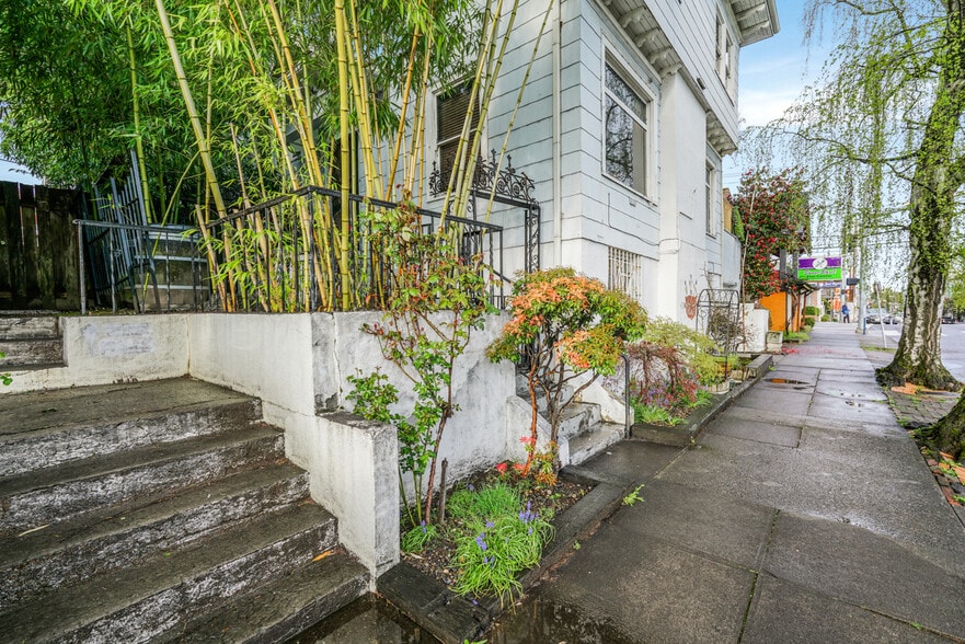 More Photos Of 3123 Ne Broadway St, Portland Storefront Retail Residential For Sale