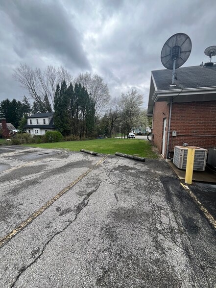 More Photos Of 1102 Perry Hwy, Pittsburgh Freestanding For Sale