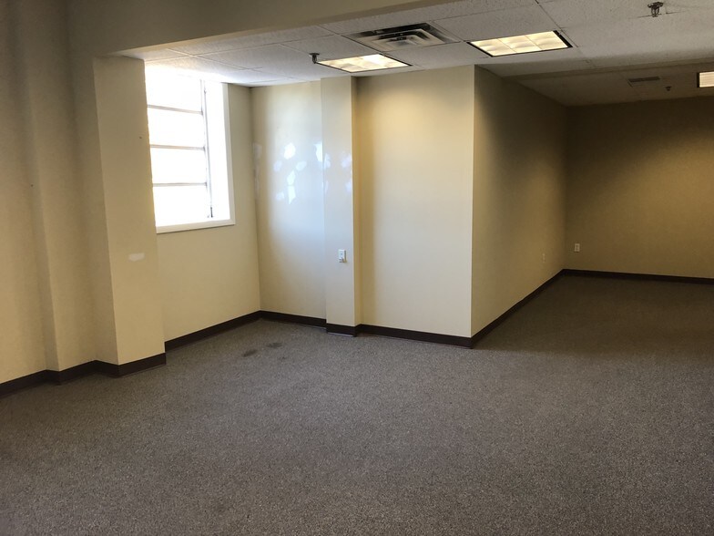 More Photos Of 29 Evans Pl, Pompton Plains Storefront Retail Office For Lease