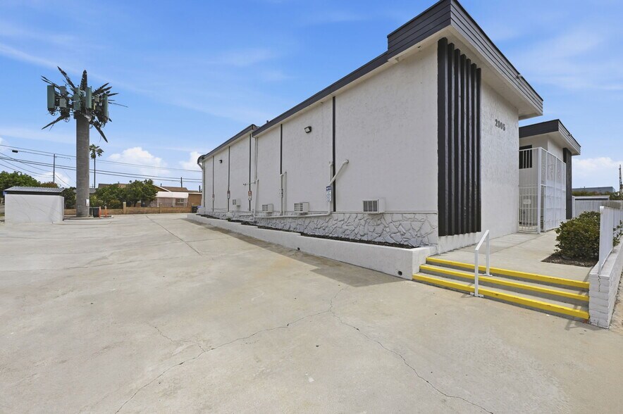 More Photos Of 2005 Highland Ave, National City Apartments For Sale