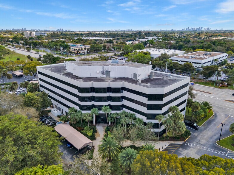 More Photos Of 2101 W Commercial Blvd, Fort Lauderdale Office For Lease