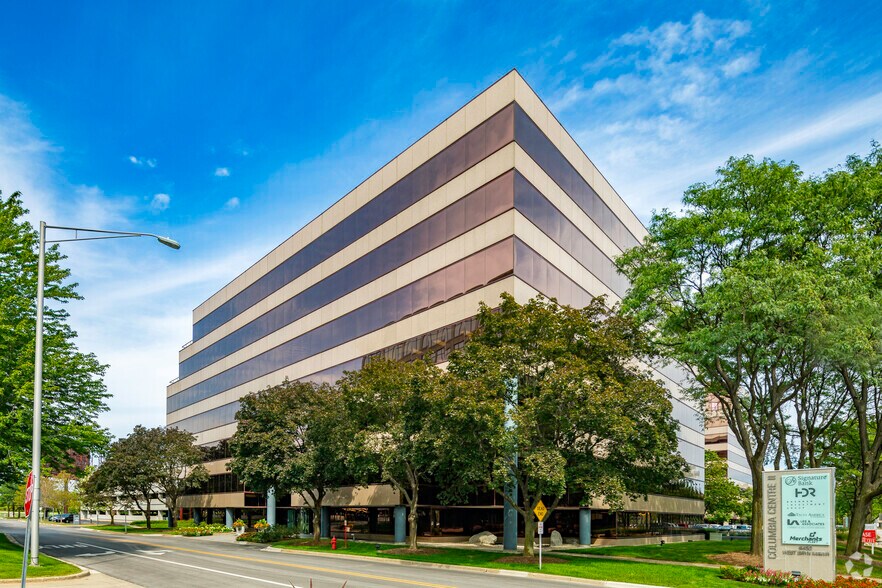 More Photos Of 9450 W Bryn Mawr Ave, Rosemont Office For Lease