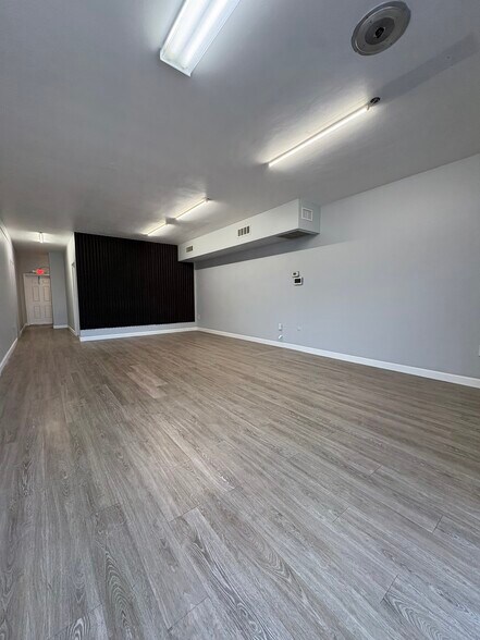 More Photos Of 501-527 S Paula Dr, Dunedin Office For Lease