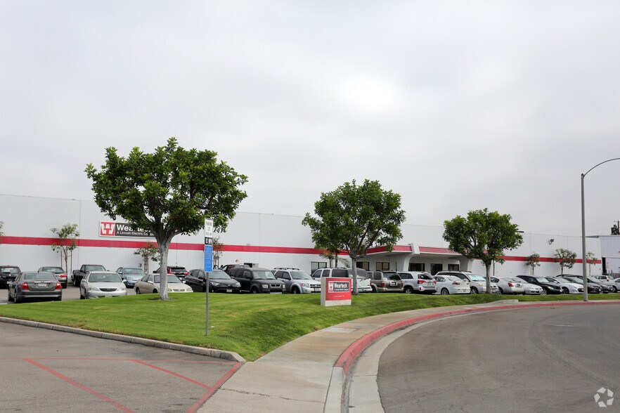 More Photos Of 1177 N Grove St, Anaheim Manufacturing For Lease