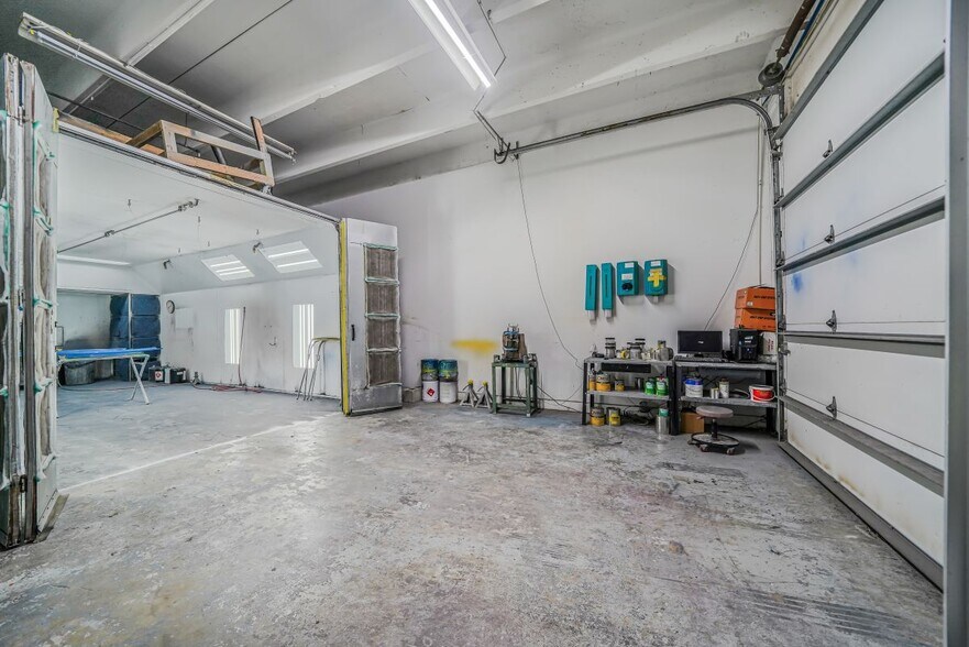 More Photos Of 3231 SE Slater St, Stuart Warehouse For Sale