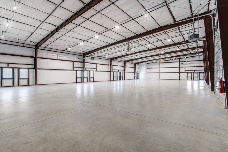 More Photos Of 2718 Virginia Cir, Denton Warehouse For Sale