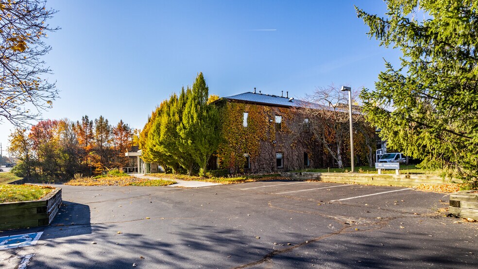 More Photos Of 11712 N Michigan Rd, Zionsville Office For Sale