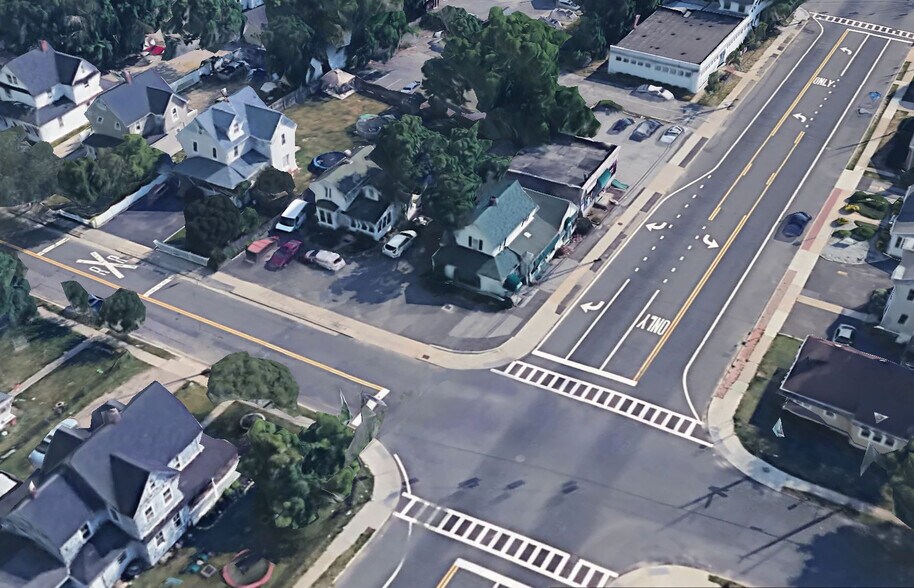 More Photos Of 45 2nd Ave, Bay Shore Freestanding For Sale