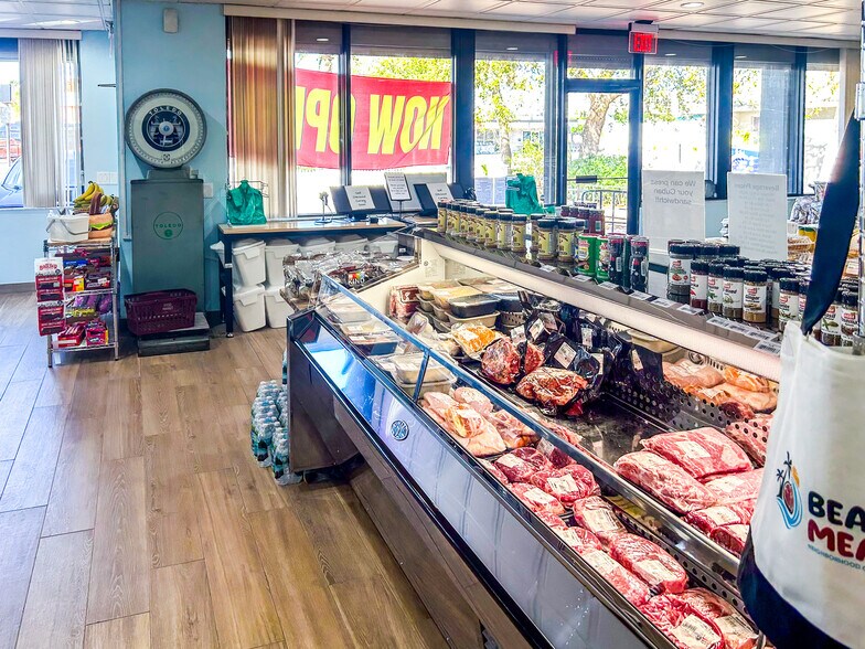 More Photos Of 6655 Gulf Blvd, Saint Petersburg Freestanding For Sale