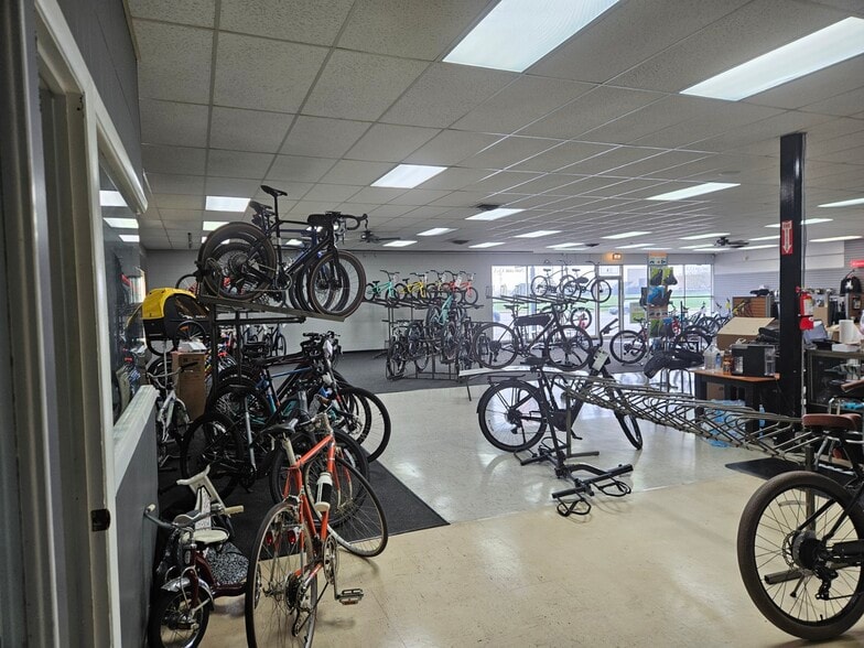 More Photos Of 114 N Larkin Ave, Joliet Storefront For Sale