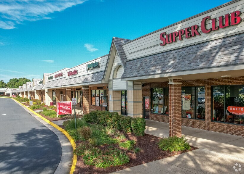 More Photos Of 358-400 Elden St, Herndon Storefront For Lease