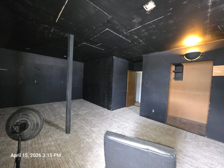 More Photos Of 417 Saint James Ave, Wynot Storefront Retail Residential For Sale