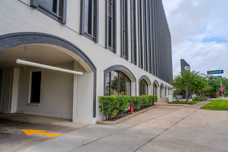 More Photos Of 4151 Southwest Fwy, Houston Office For Lease