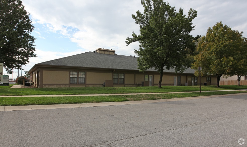 More Photos Of 10600-10628 W 87th St, Overland Park Office For Lease