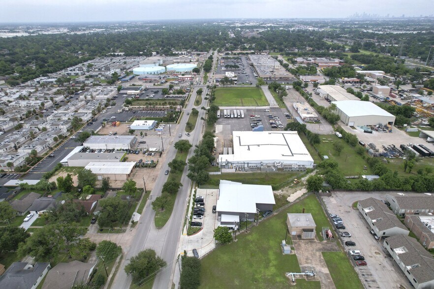 More Photos Of 9525 Kempwood Dr, Houston Flex For Lease