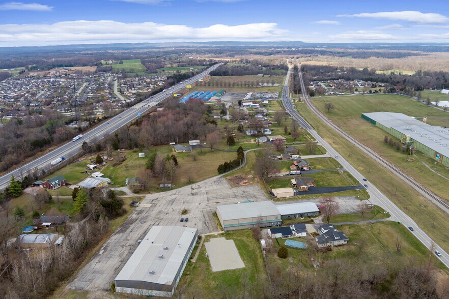 More Photos Of 11515 Highway 31, Sellersburg Light Distribution For Lease