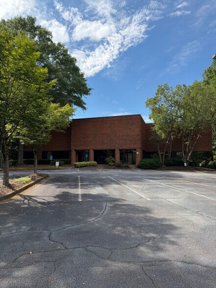More Photos Of 3905 Steve Reynolds Blvd, Norcross Warehouse For Lease