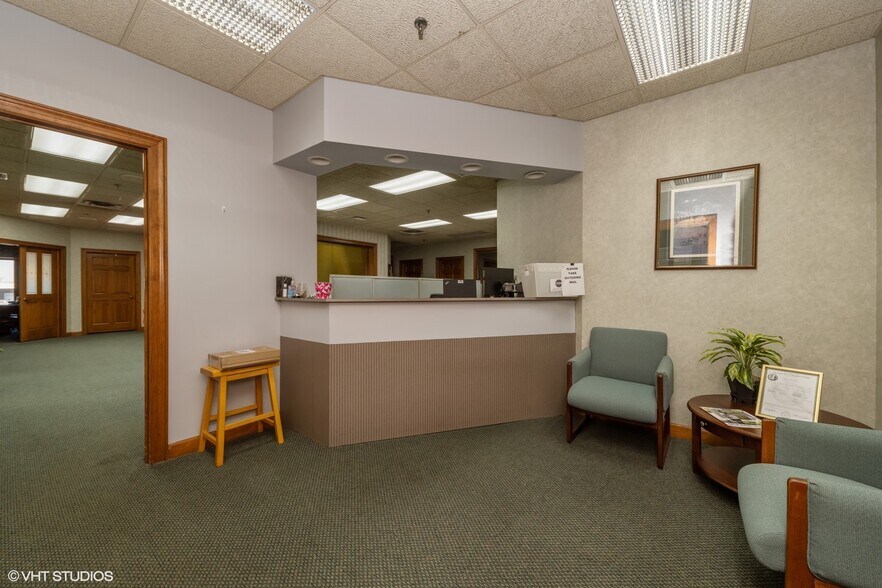 More Photos Of 9401 S Pulaski Rd, Evergreen Park Medical For Sale