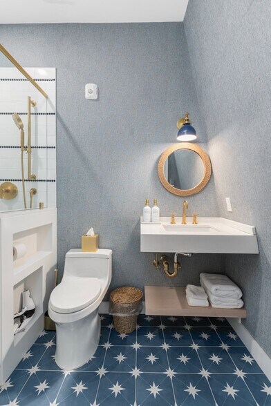 More Photos Of 212 Water St, Block Island Storefront For Sale