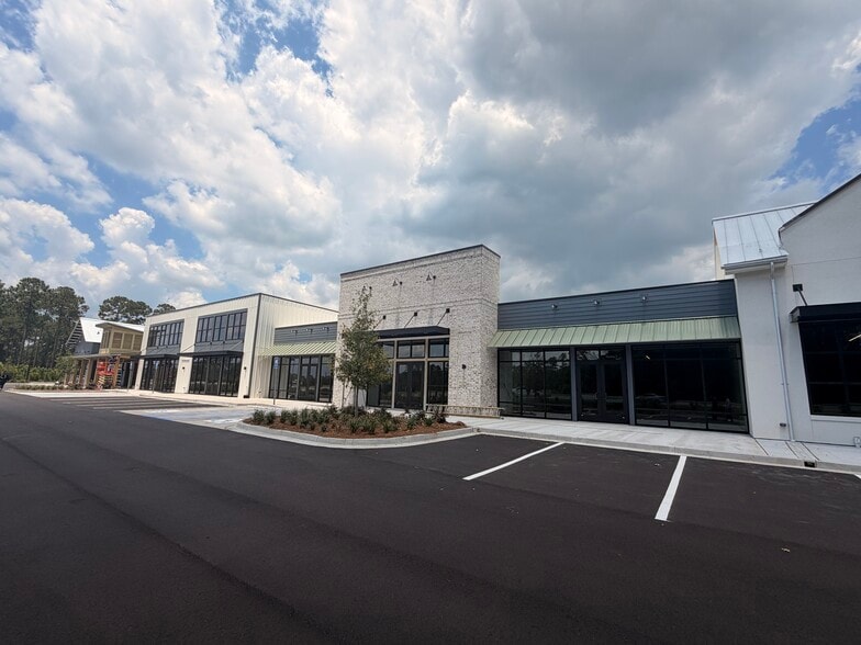 More Photos Of 200 Basswood Dr, Savannah Storefront For Lease