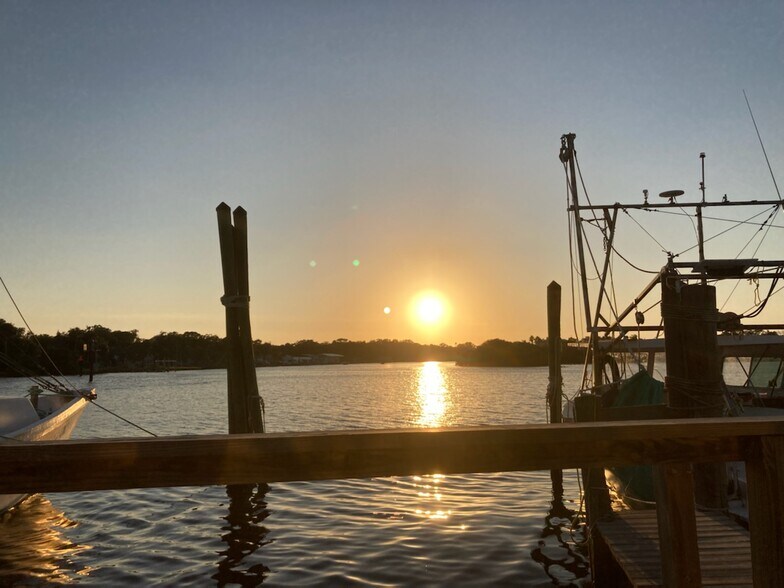 More Photos Of TREADWAY DR near US 19 Corridor Tampa msa, Port Richey Restaurant For Sale